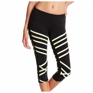 NWT Alo Yoga Airbrush Capri Black Glow in the Dark Cropped Leggings Size XS